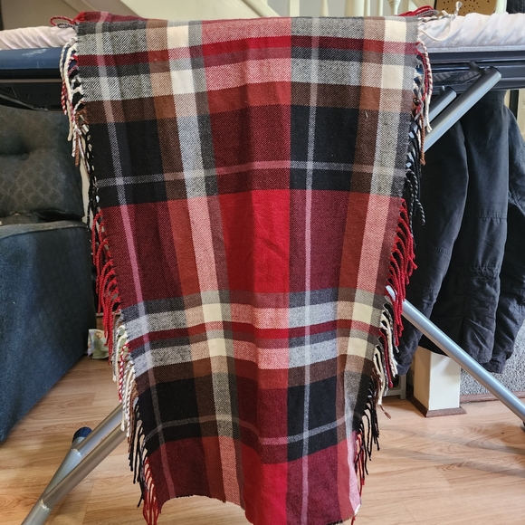 Laura Ashley scarf red plaid - Picture 3 of 4